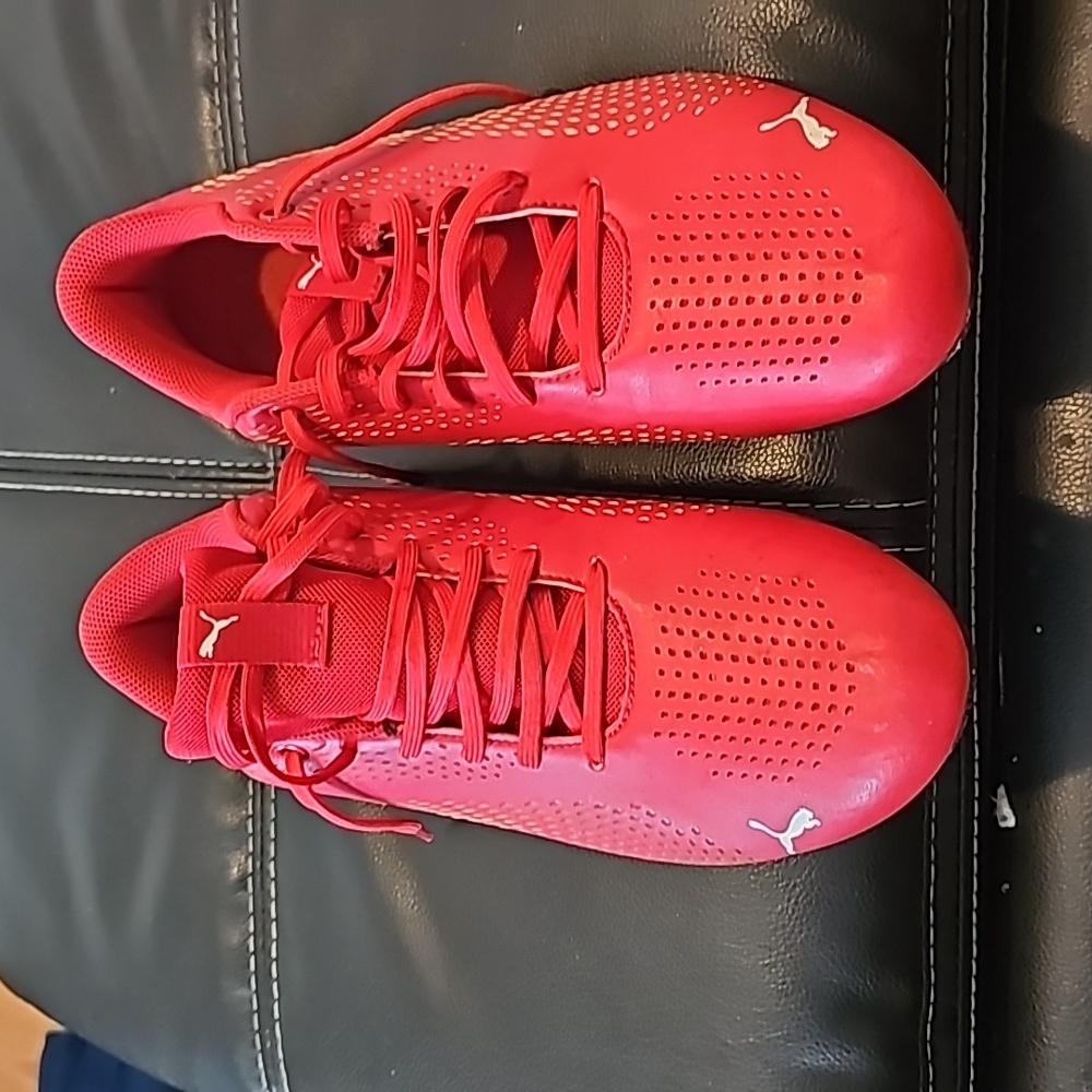 Preworn Men Puma Ferrari. Size:10,5